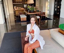 NGUYEN THI (Crystal)